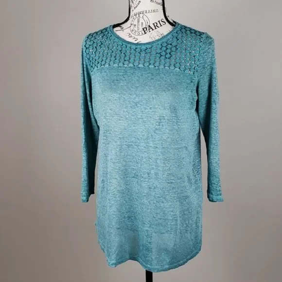 {Anthropologie | Akemi + Kin} long sleeve shirt - Picture 2 of 6